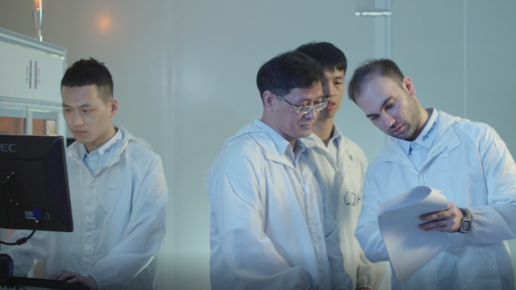 研发团队-研发、工程、技术类人员规模年均增长100%，人员结构不断优化。